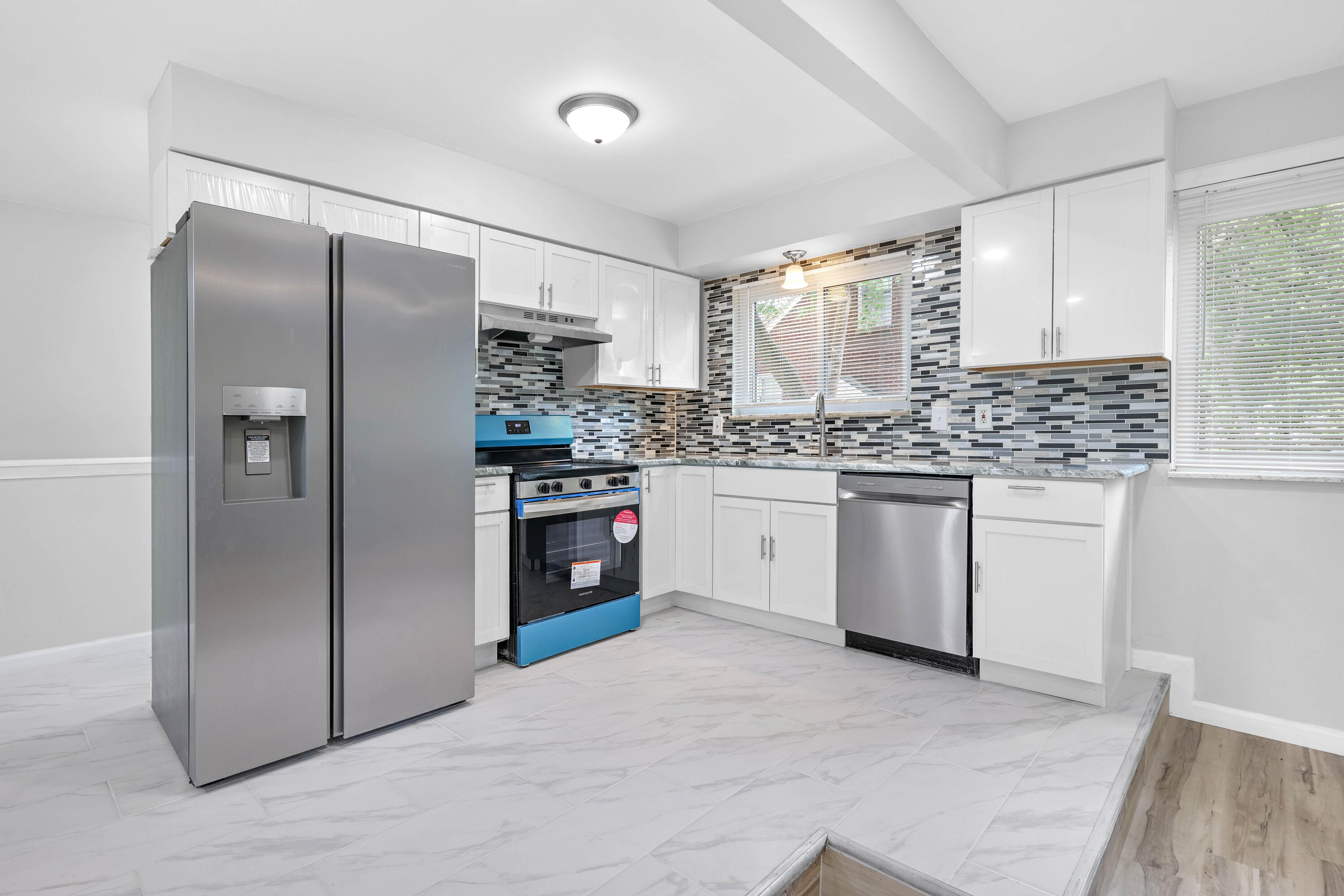 21135 La Salle Boulevard Property Photo 11