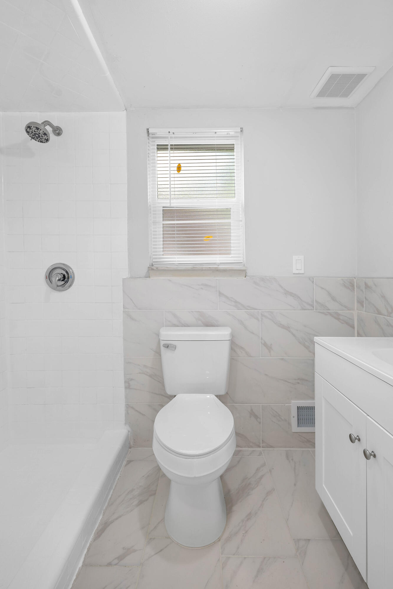 21135 La Salle Boulevard Property Photo 15