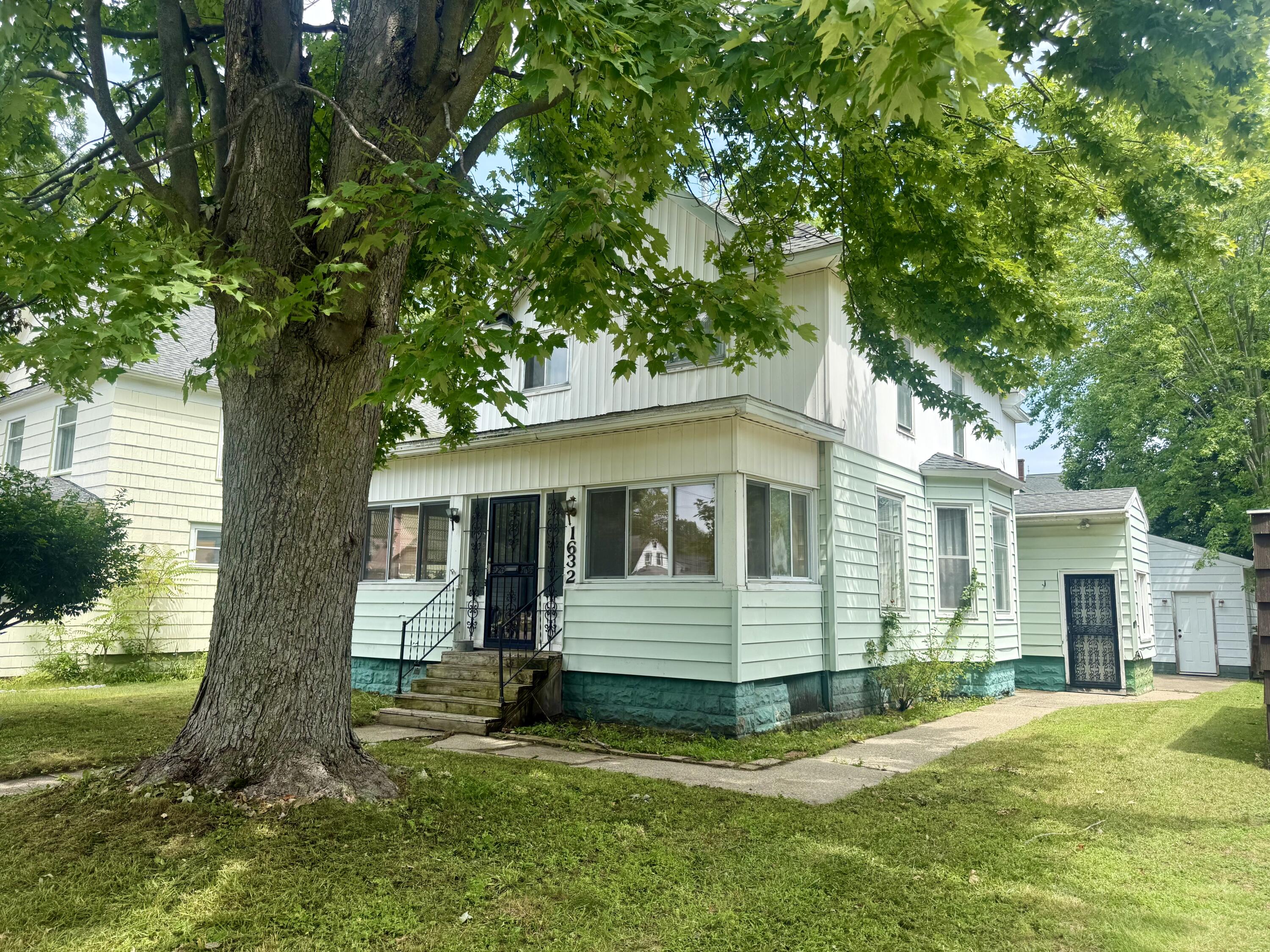 1632 5th Street Property Photo 1