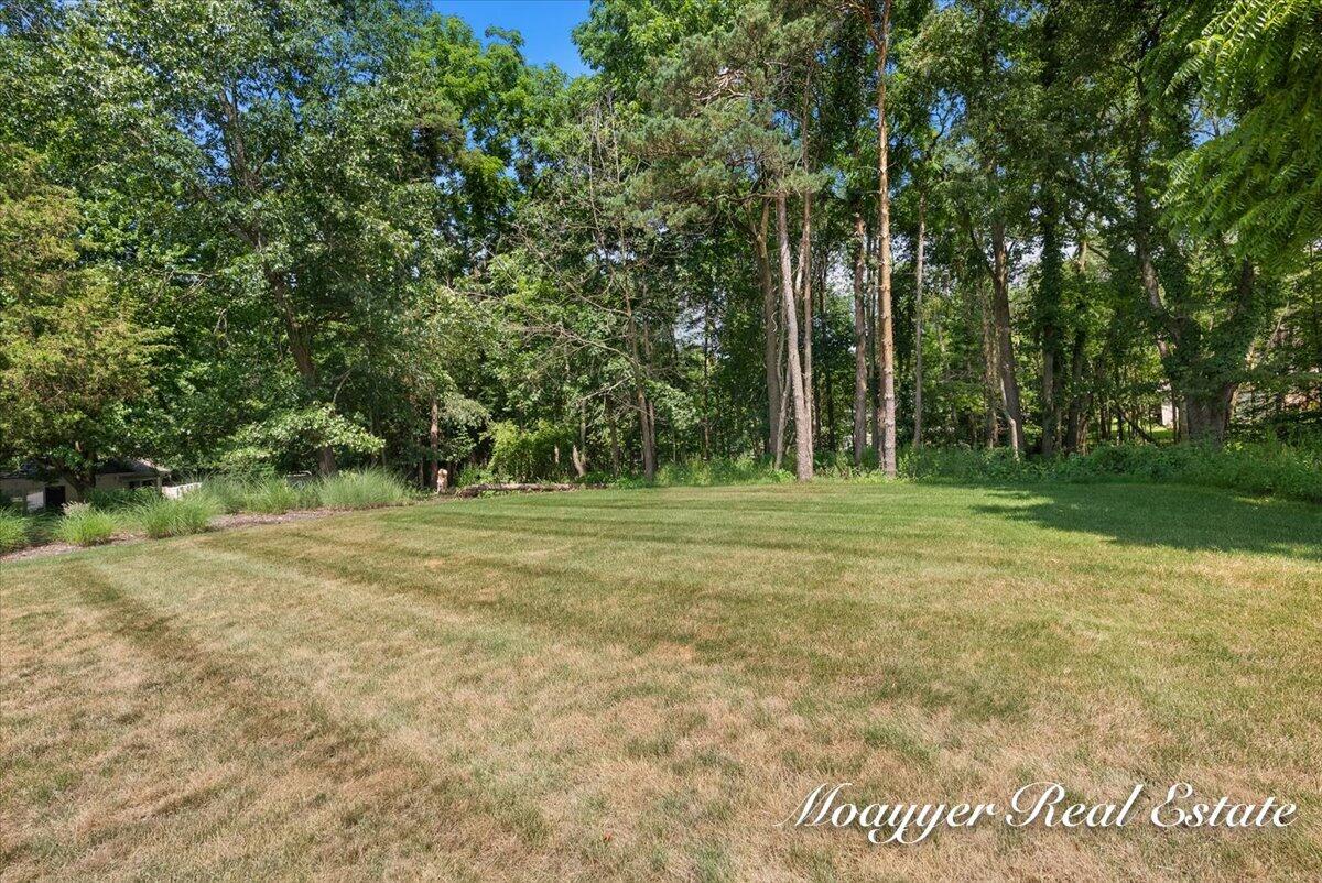 2549 Ashwood Court Se Property Photo 6