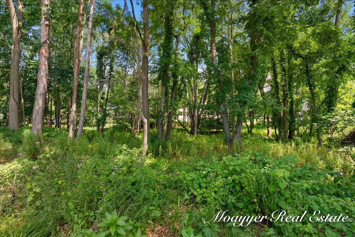 2549 Ashwood Court Se Property Photo 8