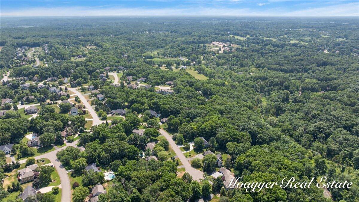 2549 Ashwood Court Se Property Photo 13