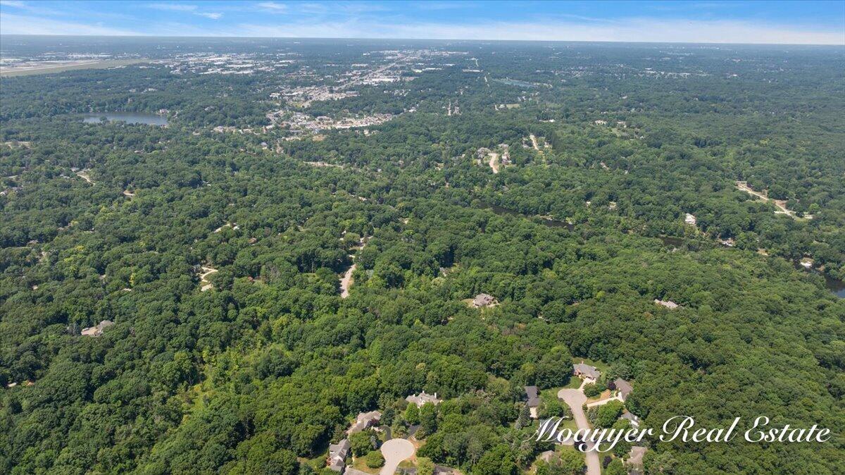 2549 Ashwood Court Se Property Photo 16
