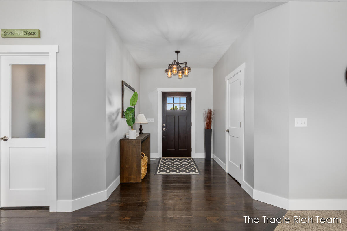 5930 12 Mile Road Ne Property Photo 7