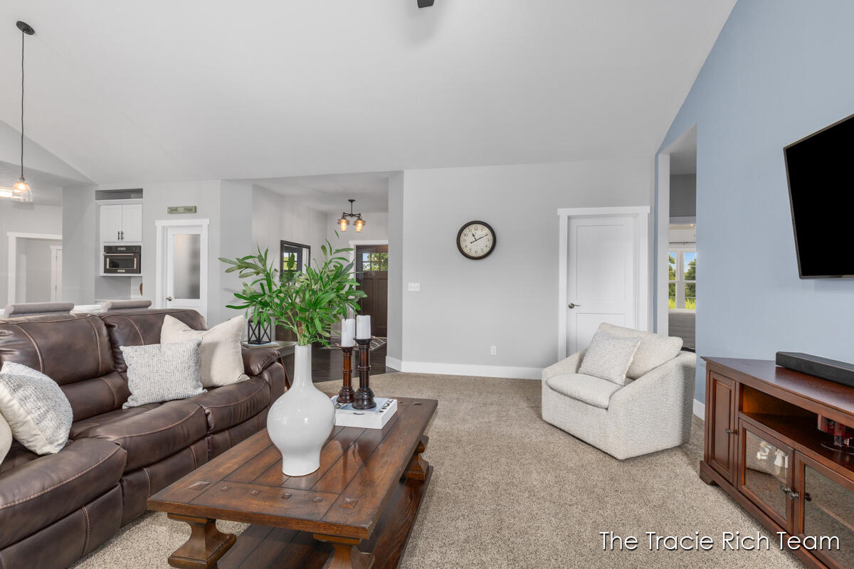 5930 12 Mile Road Ne Property Photo 14