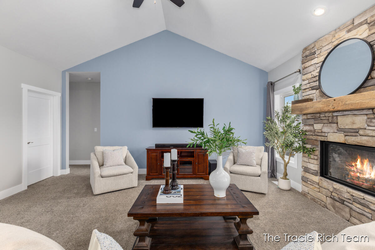 5930 12 Mile Road Ne Property Photo 16