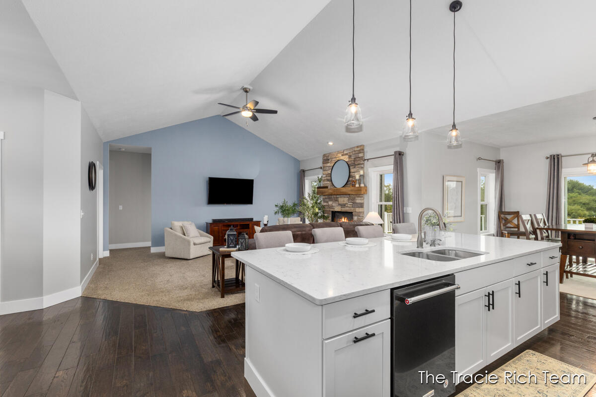 5930 12 Mile Road Ne Property Photo 18