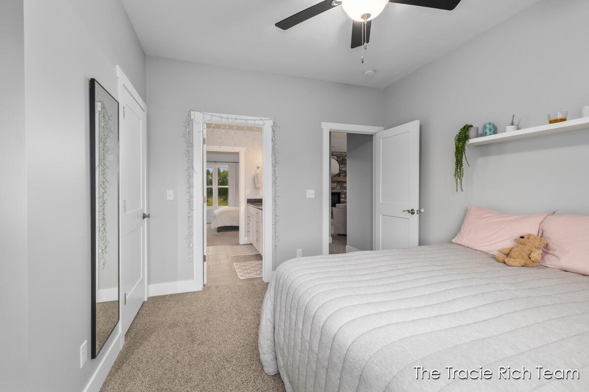 5930 12 Mile Road Ne Property Photo 30