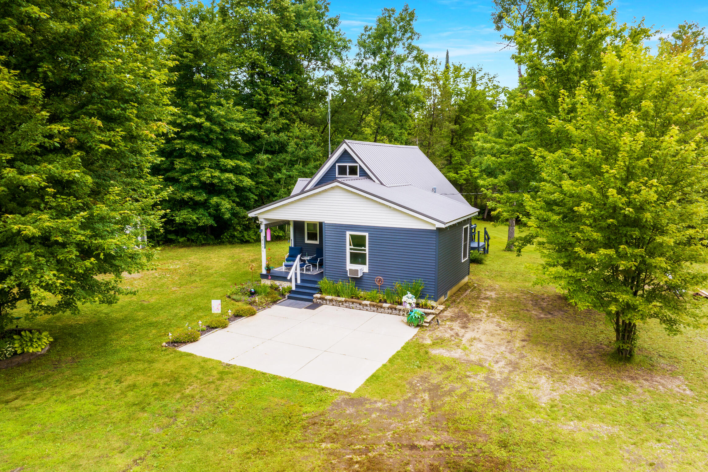 16088 Bentley Road Property Photo 1