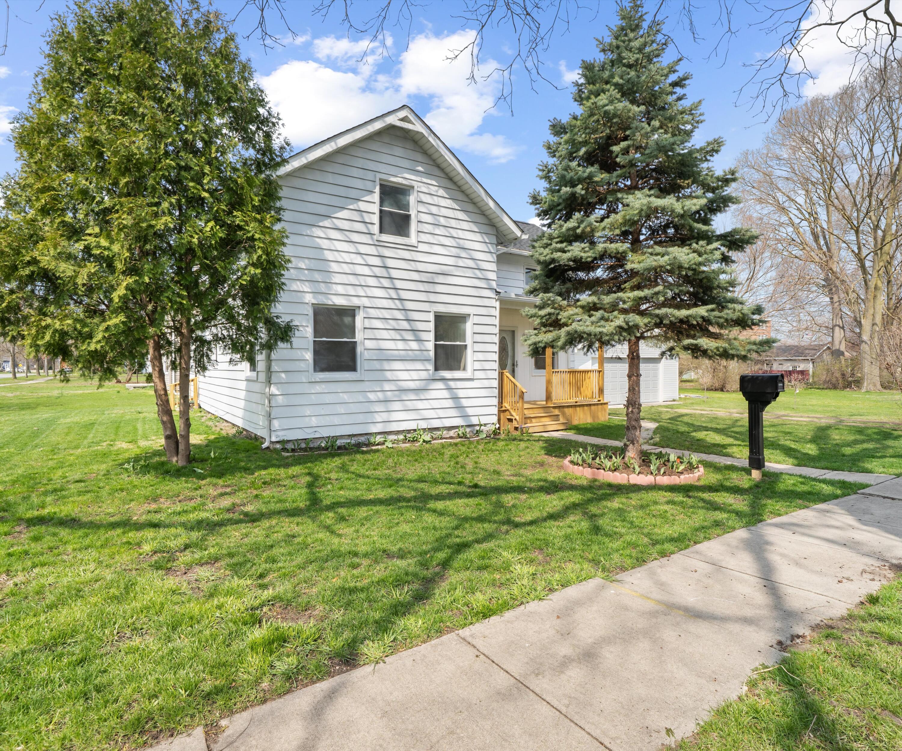 244 Cass Street Property Photo 3