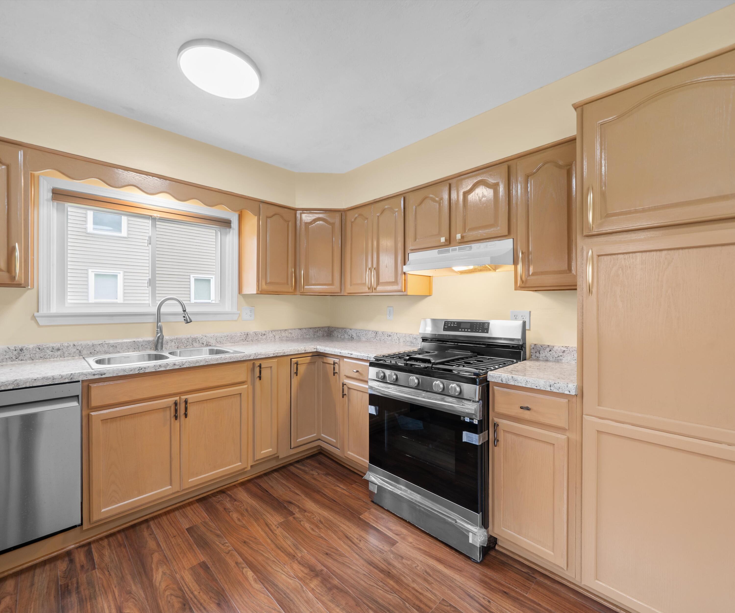 244 Cass Street Property Photo 7
