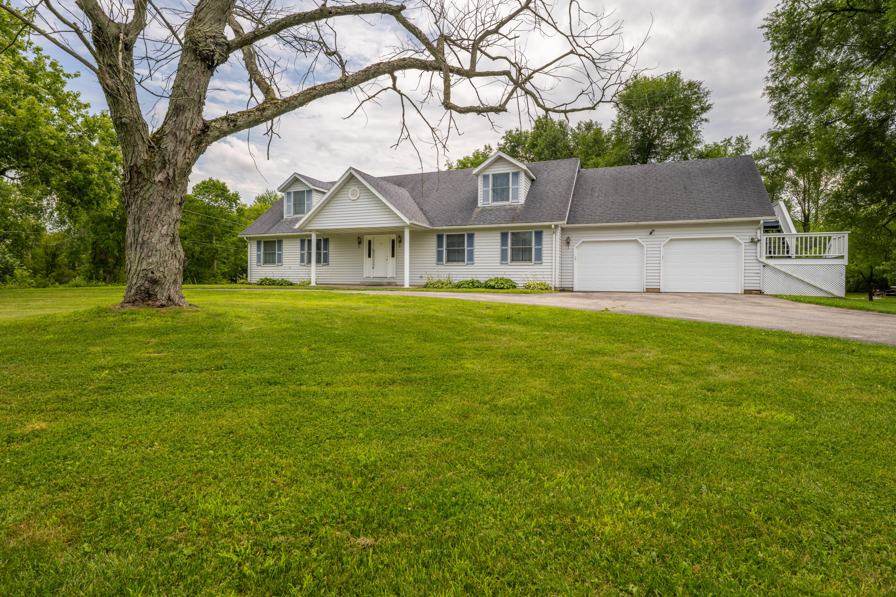 8535 Eau Claire Road Property Photo 1