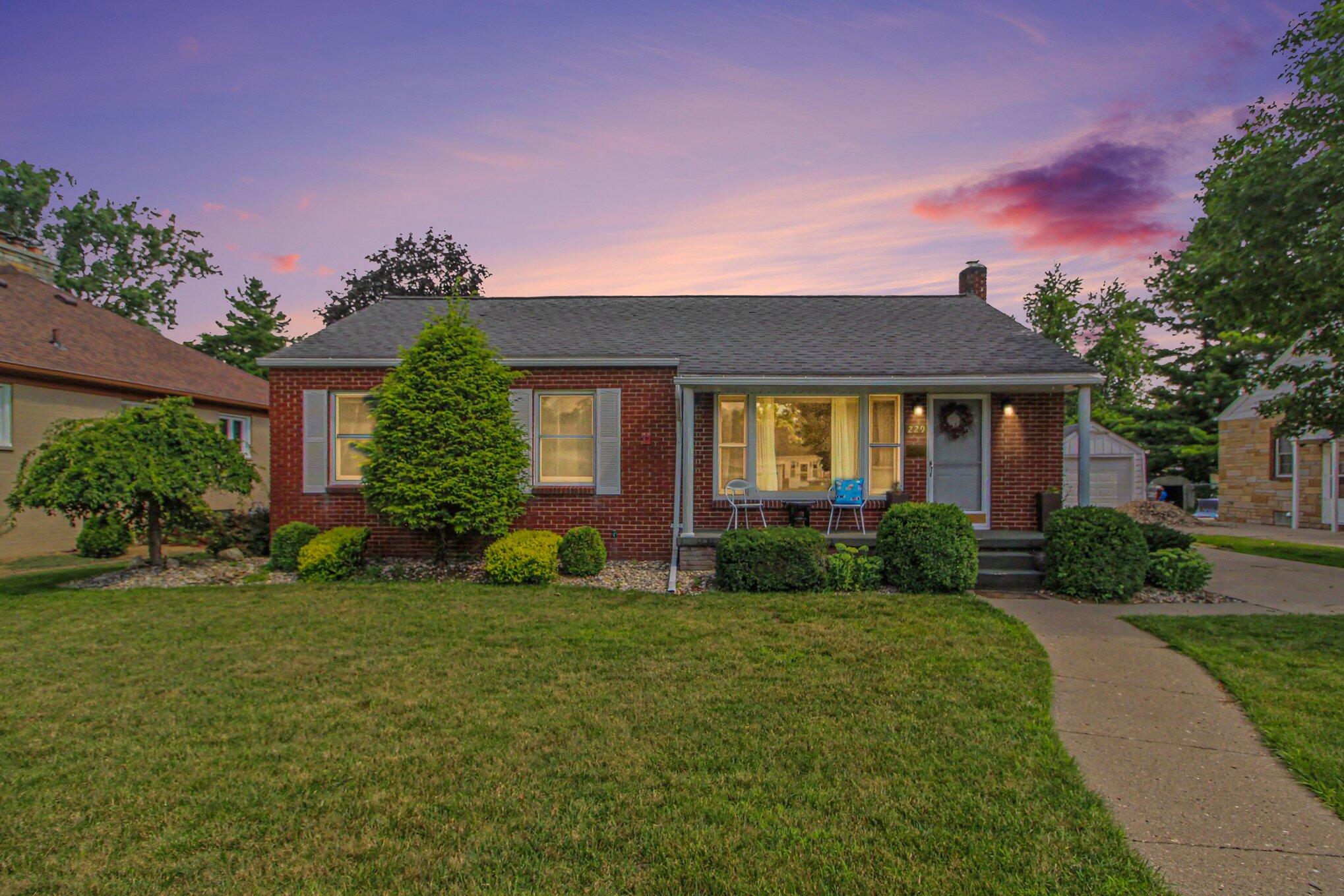229 Spink Street Property Photo 1