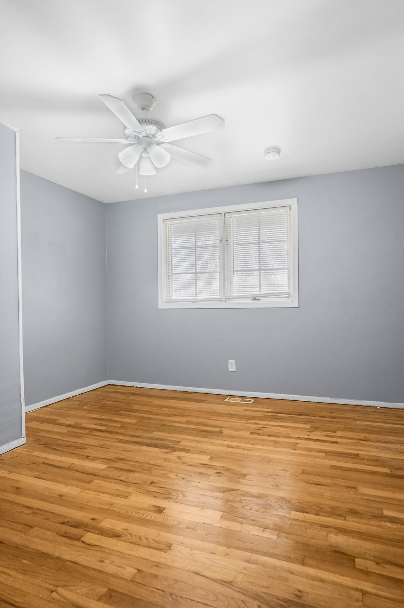 429 Royal Avenue Property Photo 3