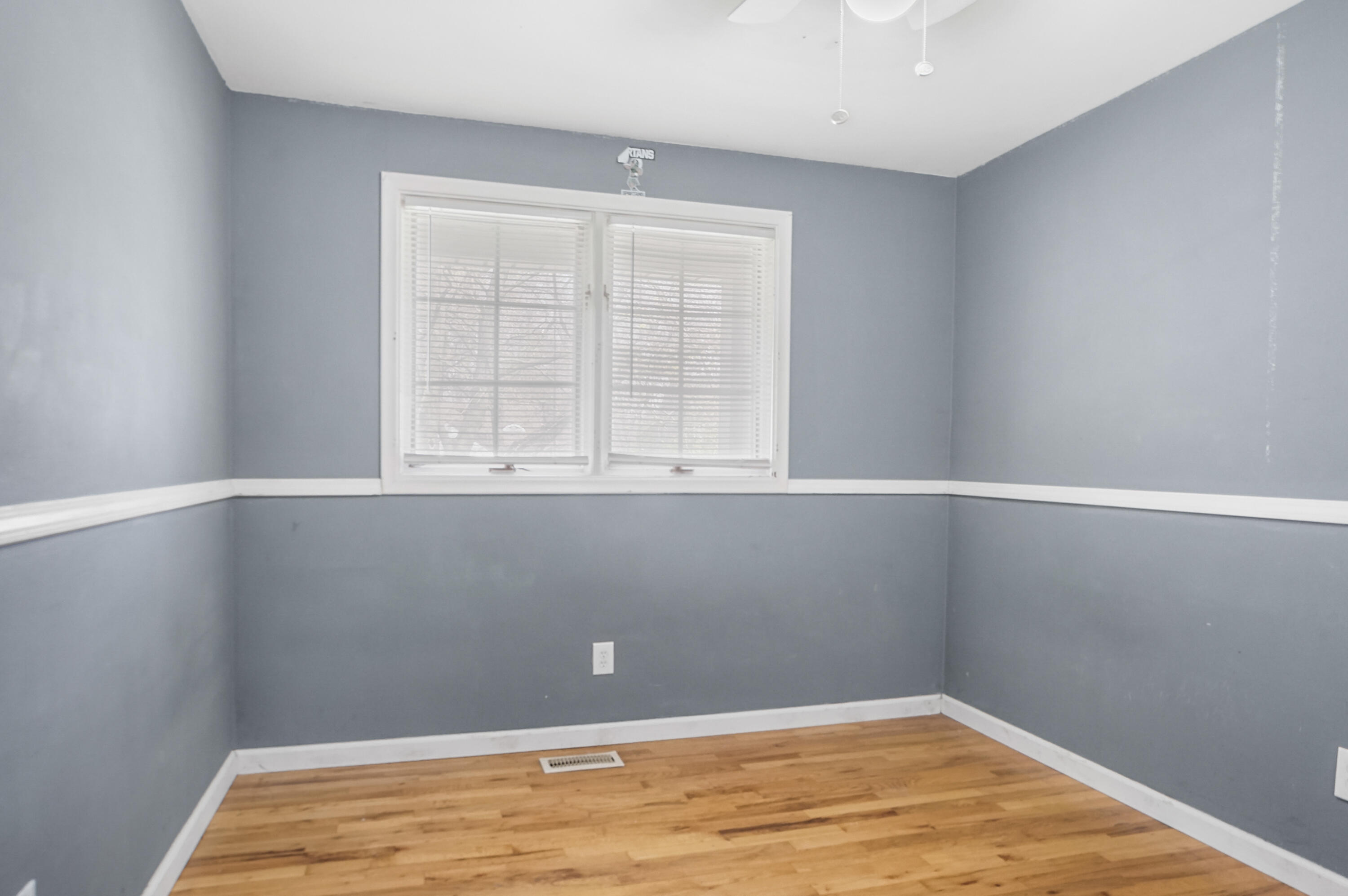 429 Royal Avenue Property Photo 4