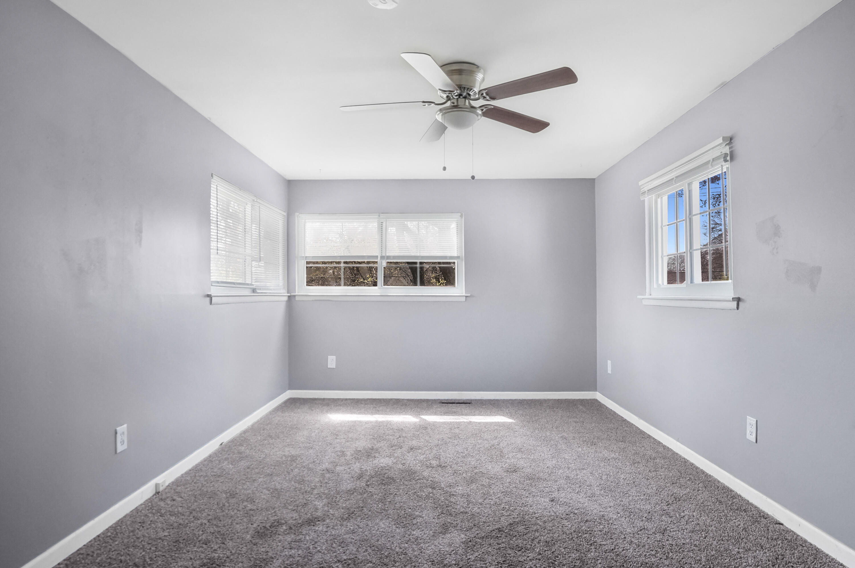 429 Royal Avenue Property Photo 7