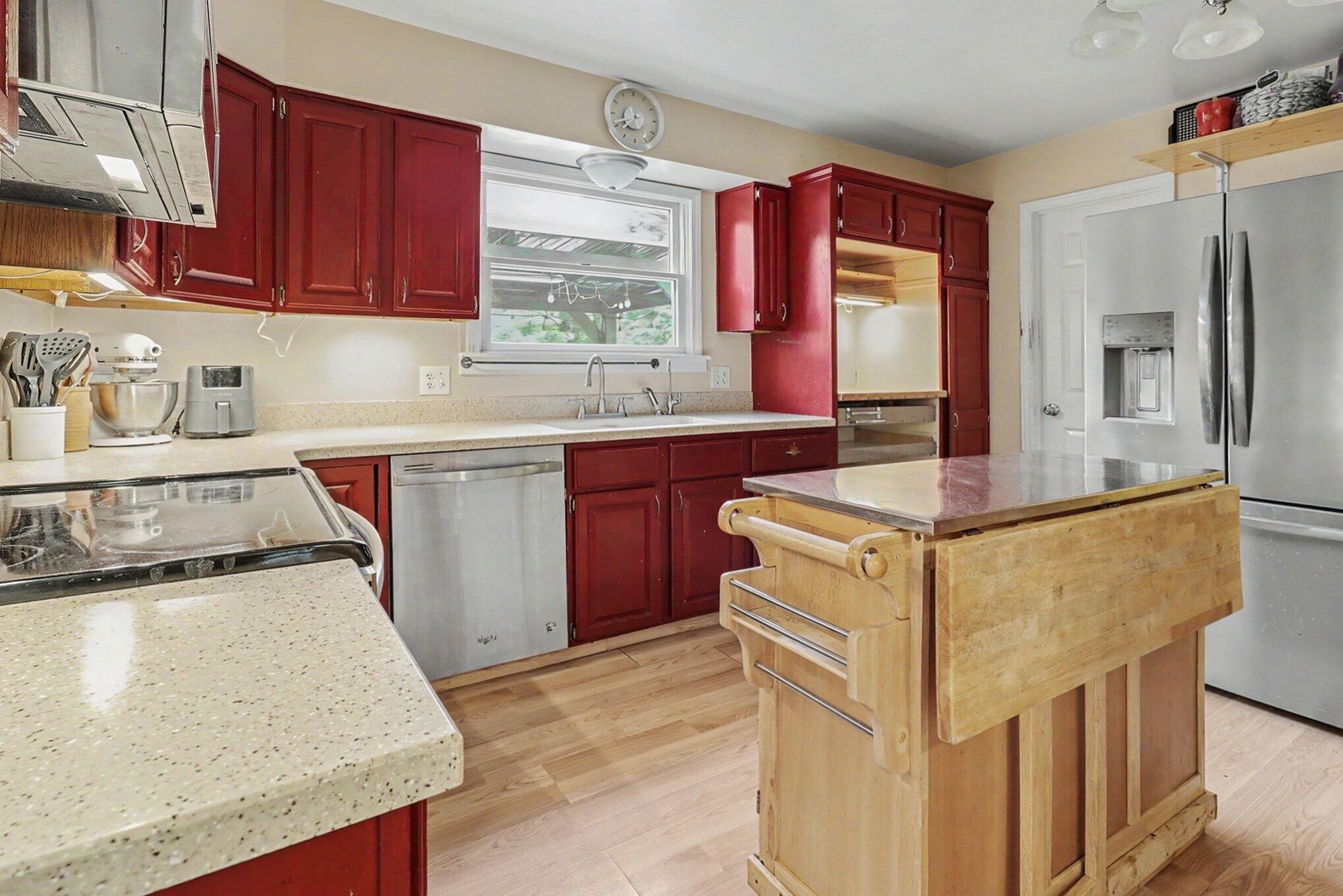 515 E Pine Street Property Photo 4