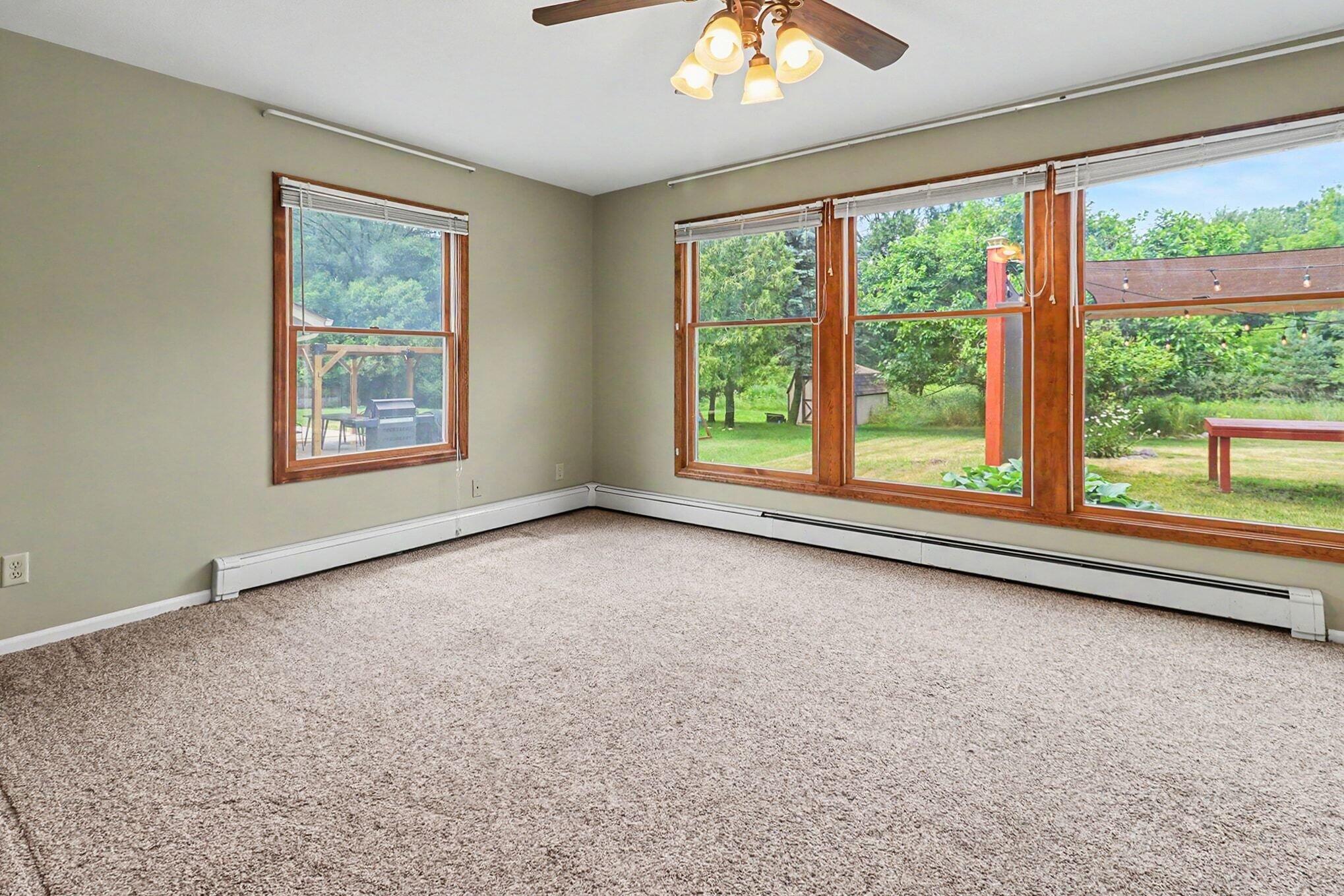 515 E Pine Street Property Photo 5