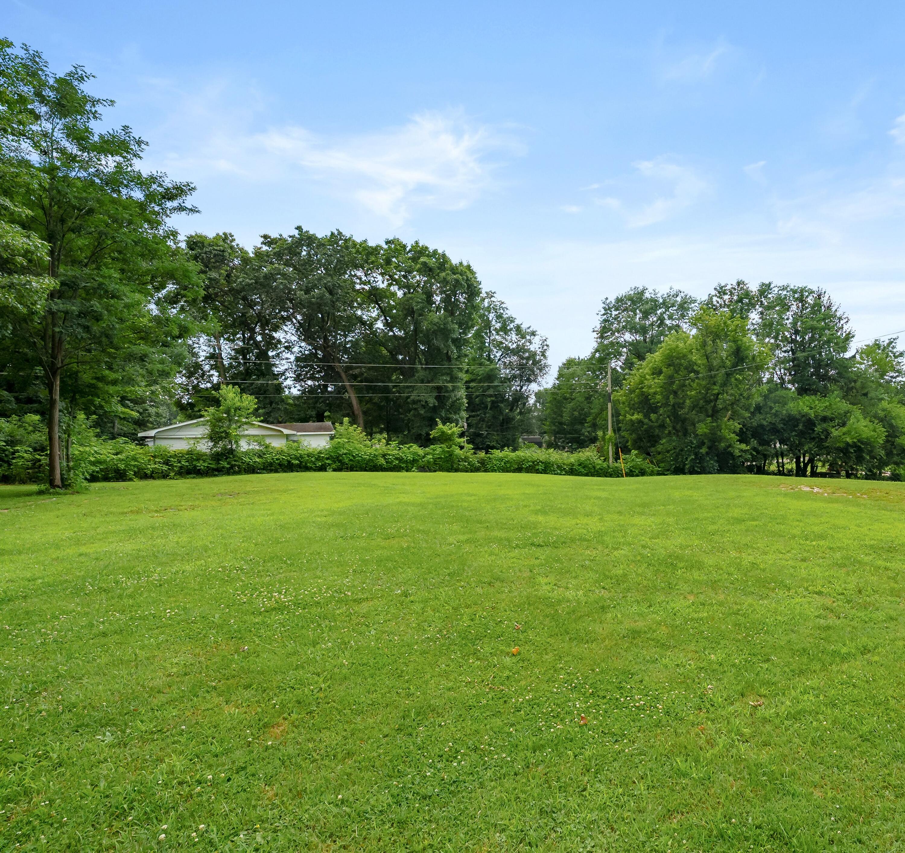 15437 North Street Property Photo 2