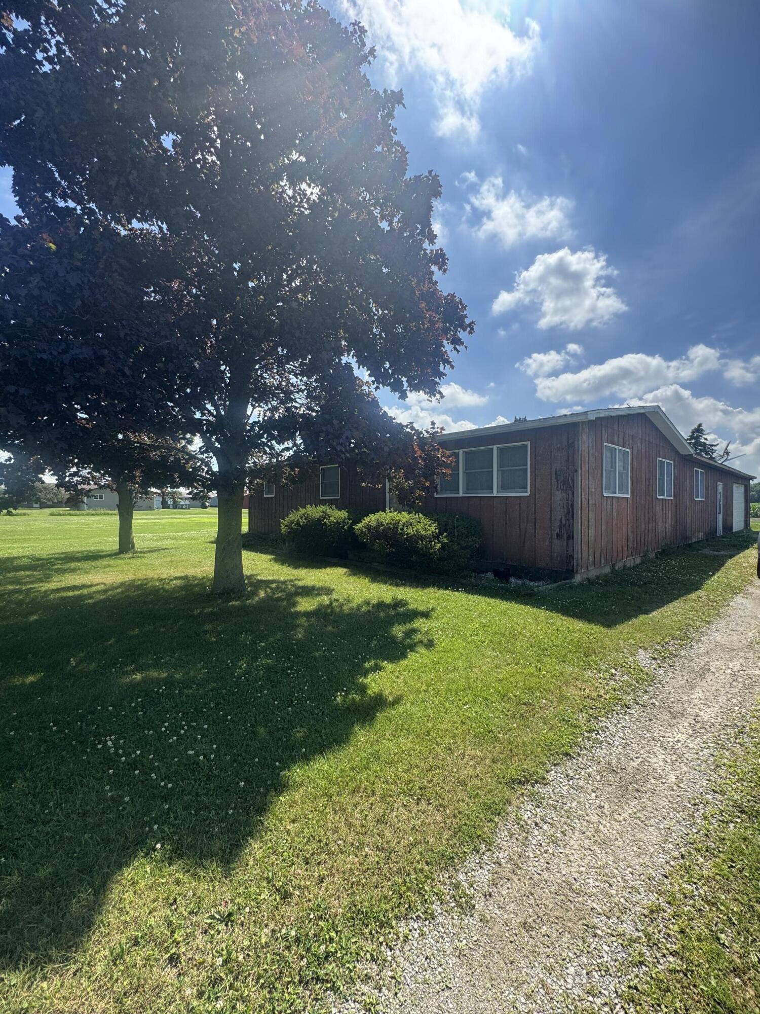 1247 N Steel Road Property Photo 1