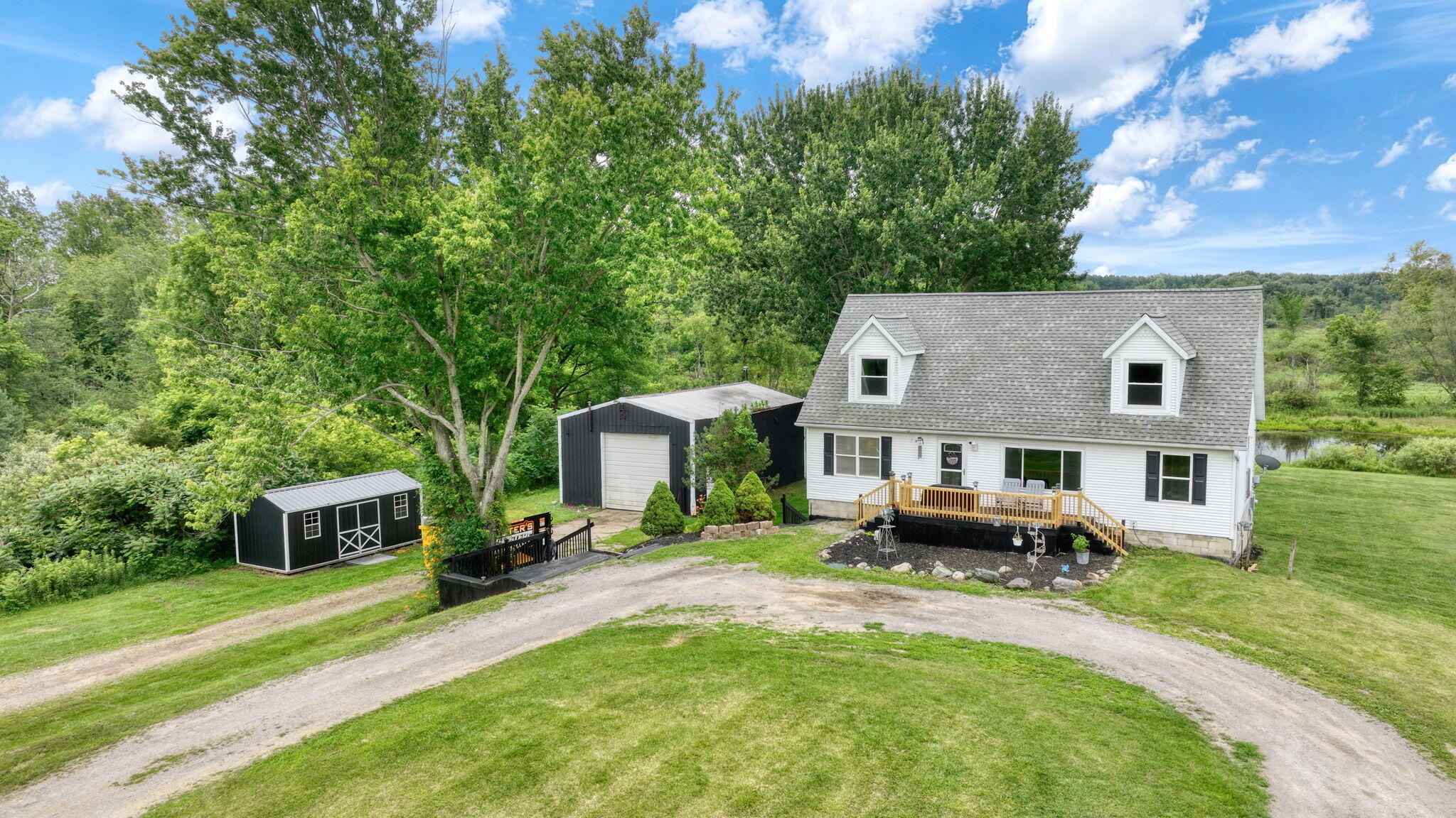6463 Maple Lane Road Property Photo 1
