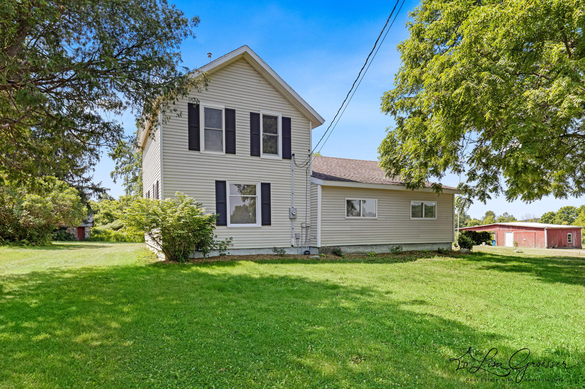6621 Tamarack Road Property Photo 2