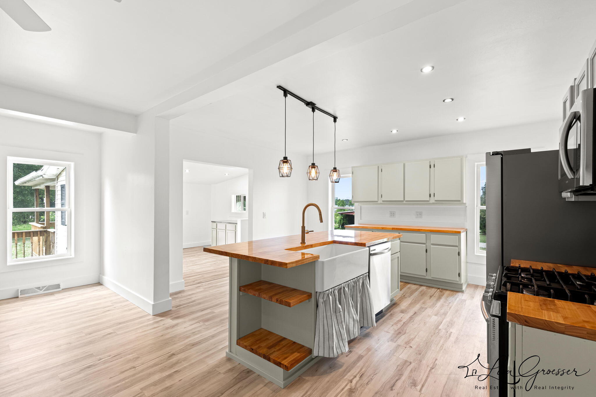 6621 Tamarack Road Property Photo 10