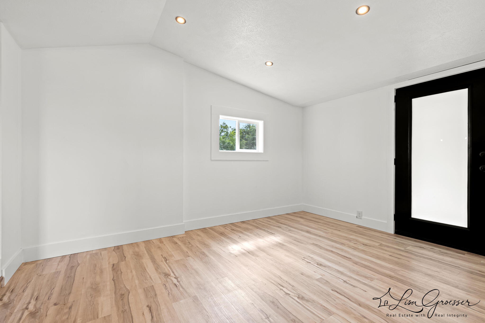 6621 Tamarack Road Property Photo 16