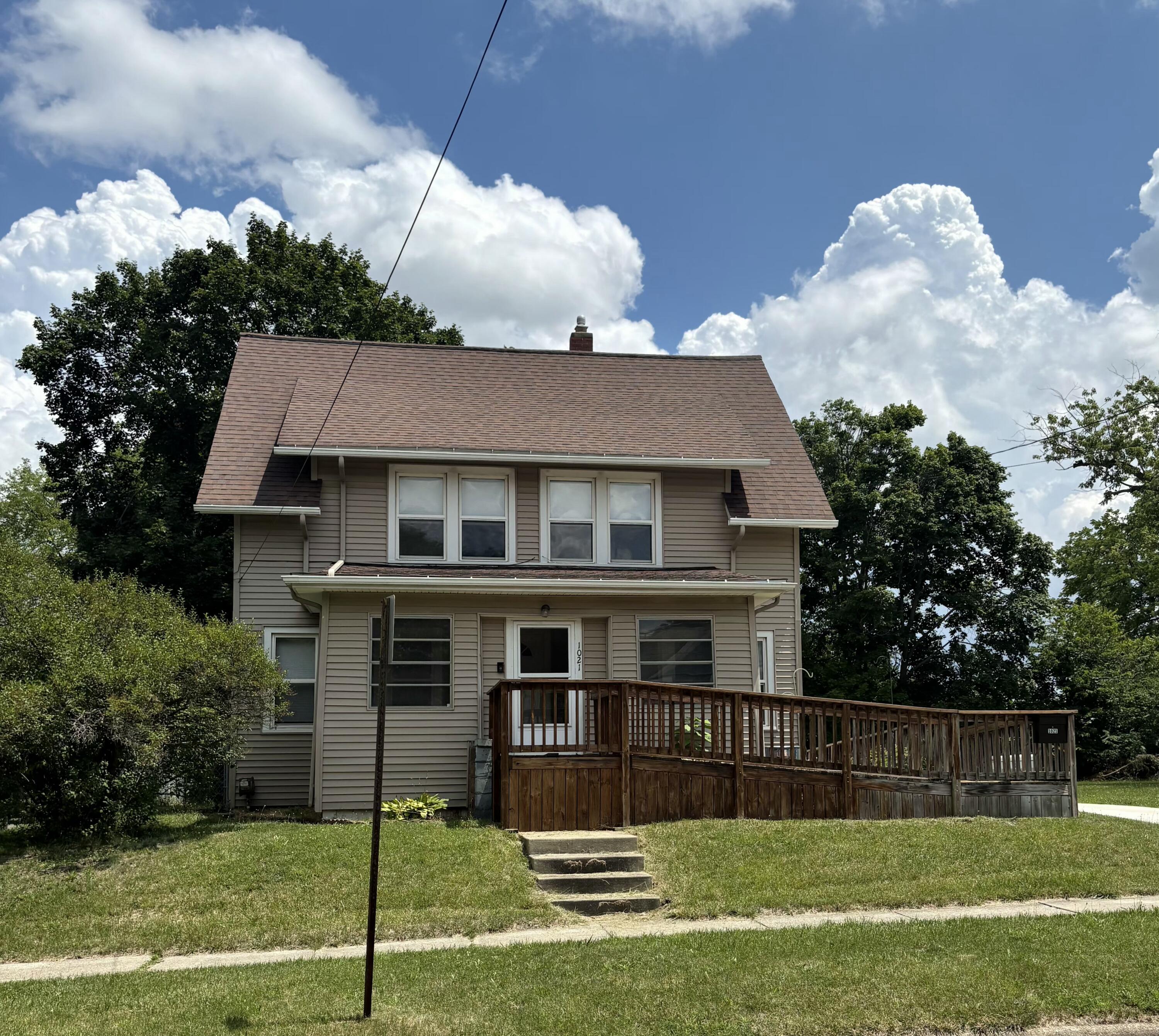 1021 Carl Breeding Way Property Photo 1
