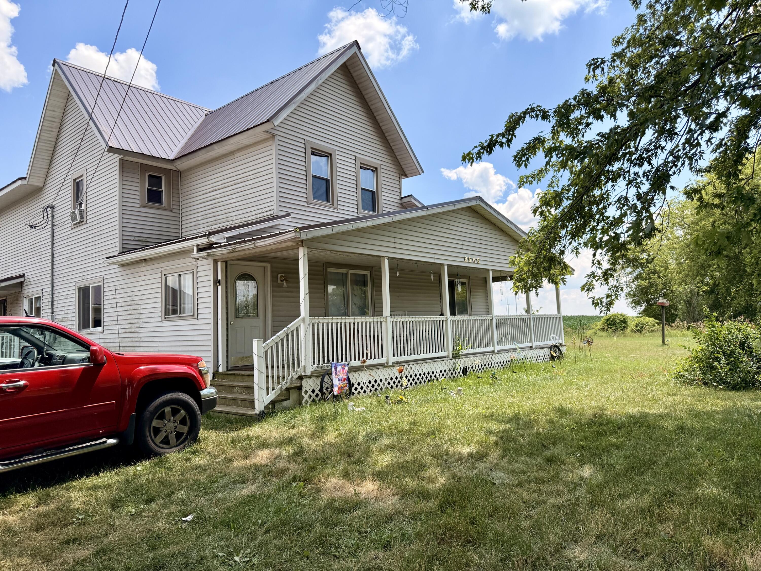 8565 S Mount Hope Road Property Photo 1