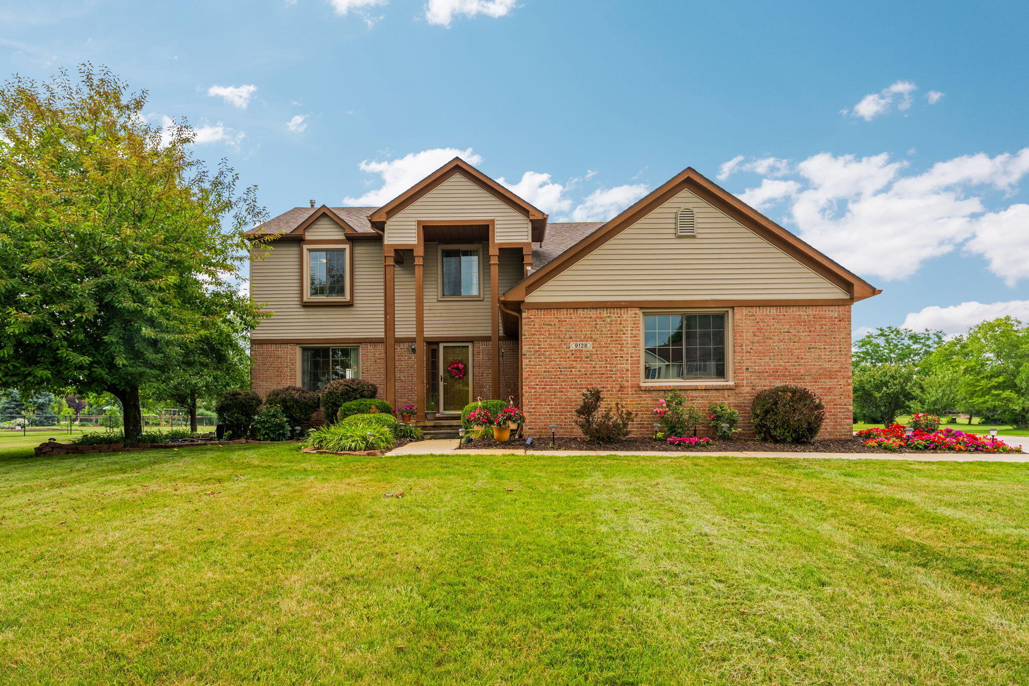 9128 Meadow View Lane Property Photo 1