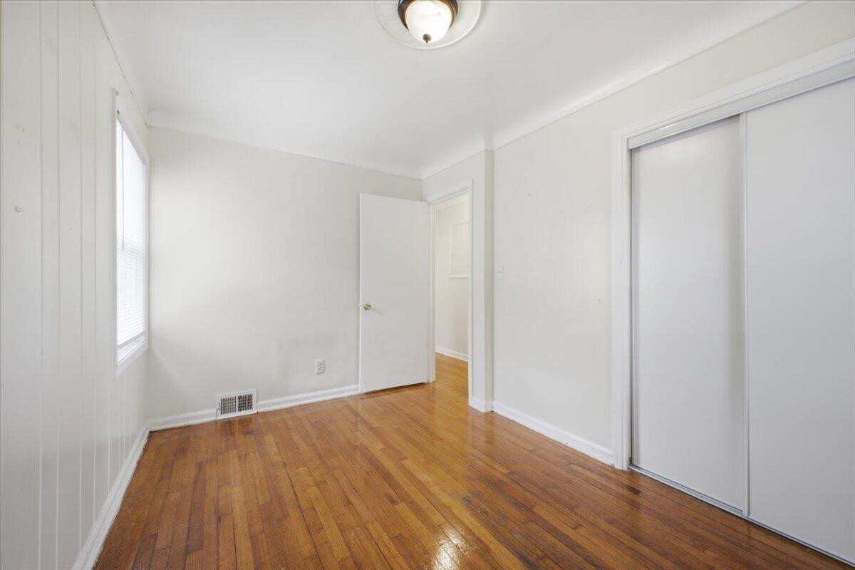 5727 University Place Property Photo 14