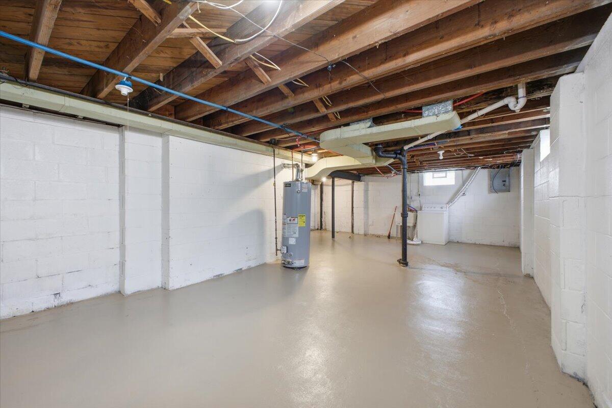 5727 University Place Property Photo 20