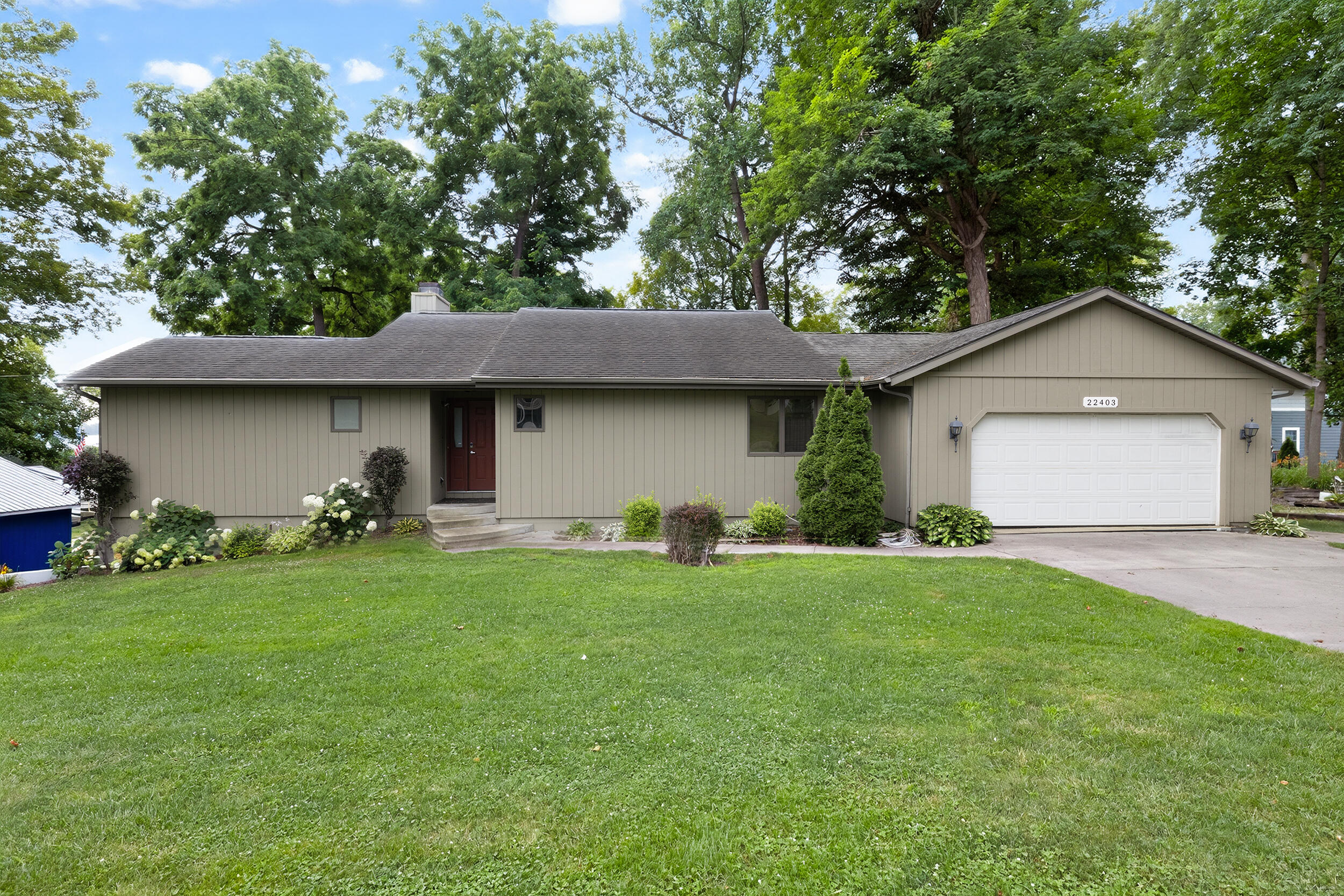 22403 Maple Row Street Property Photo 1