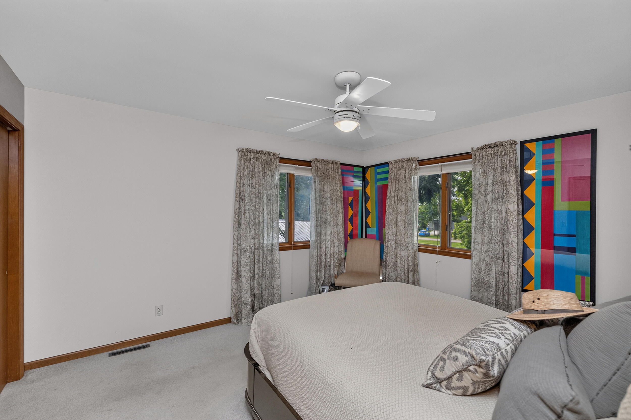 22403 Maple Row Street Property Photo 4