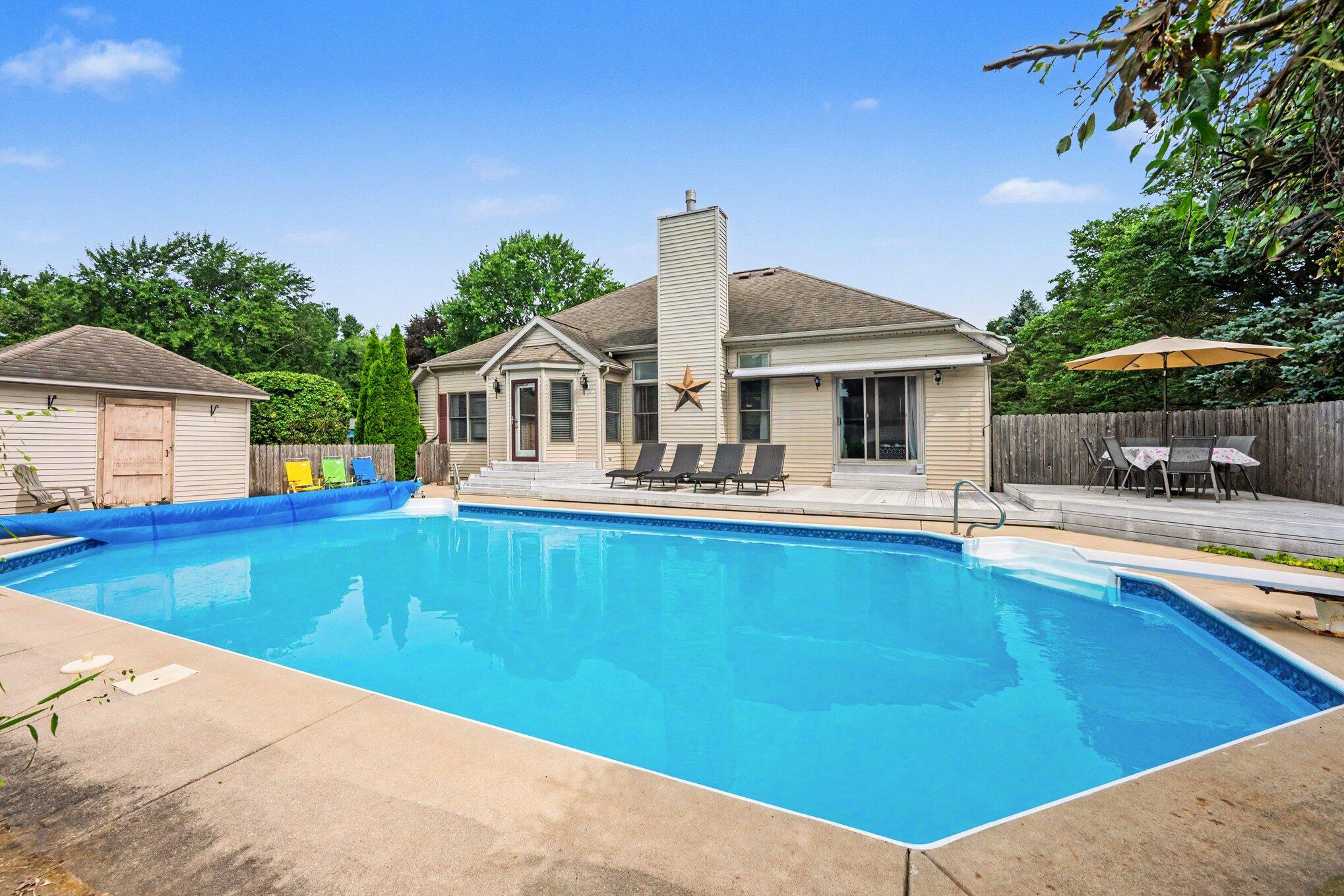 12265 Riverside Drive Property Photo 2