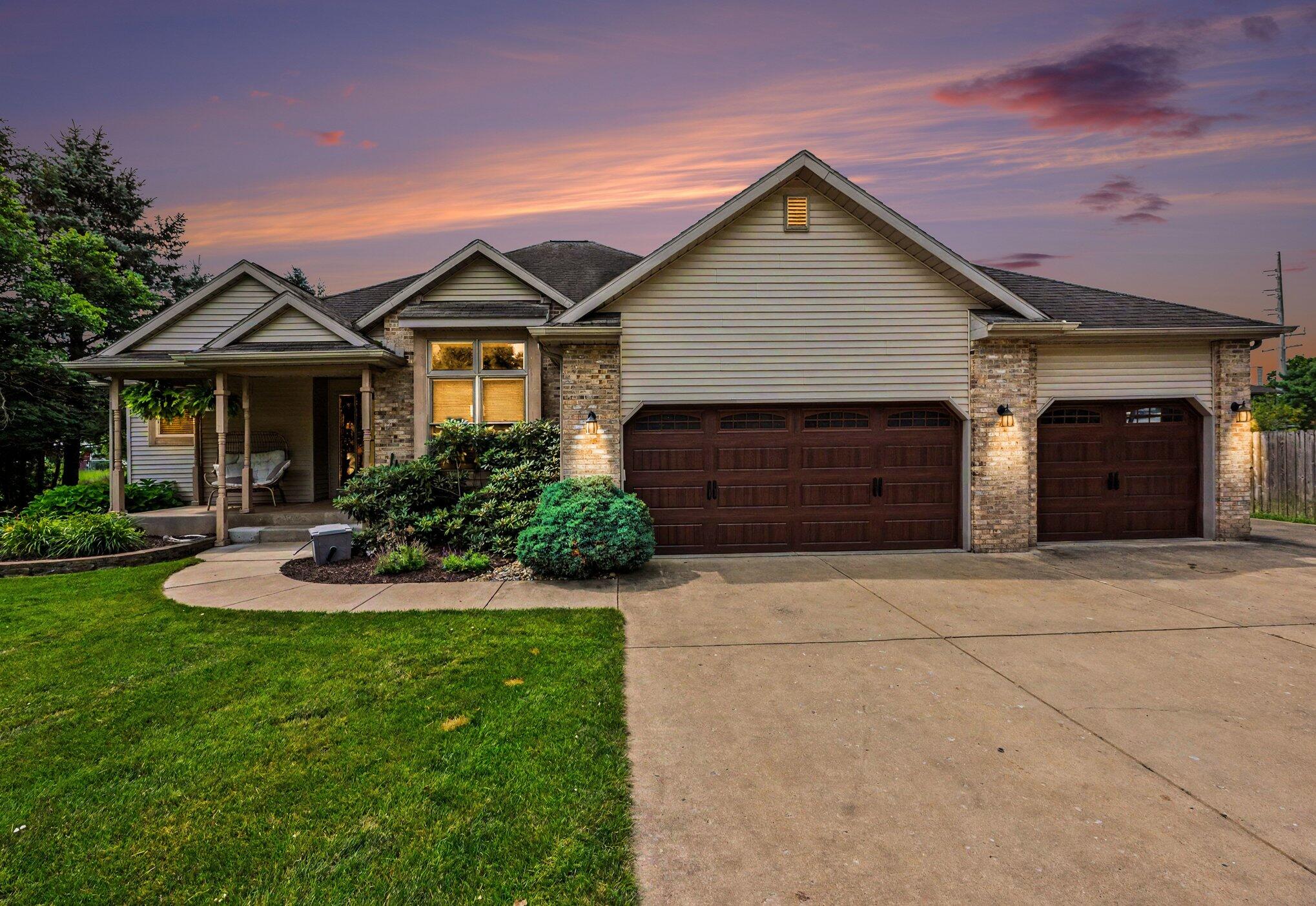 12265 Riverside Drive Property Photo 3