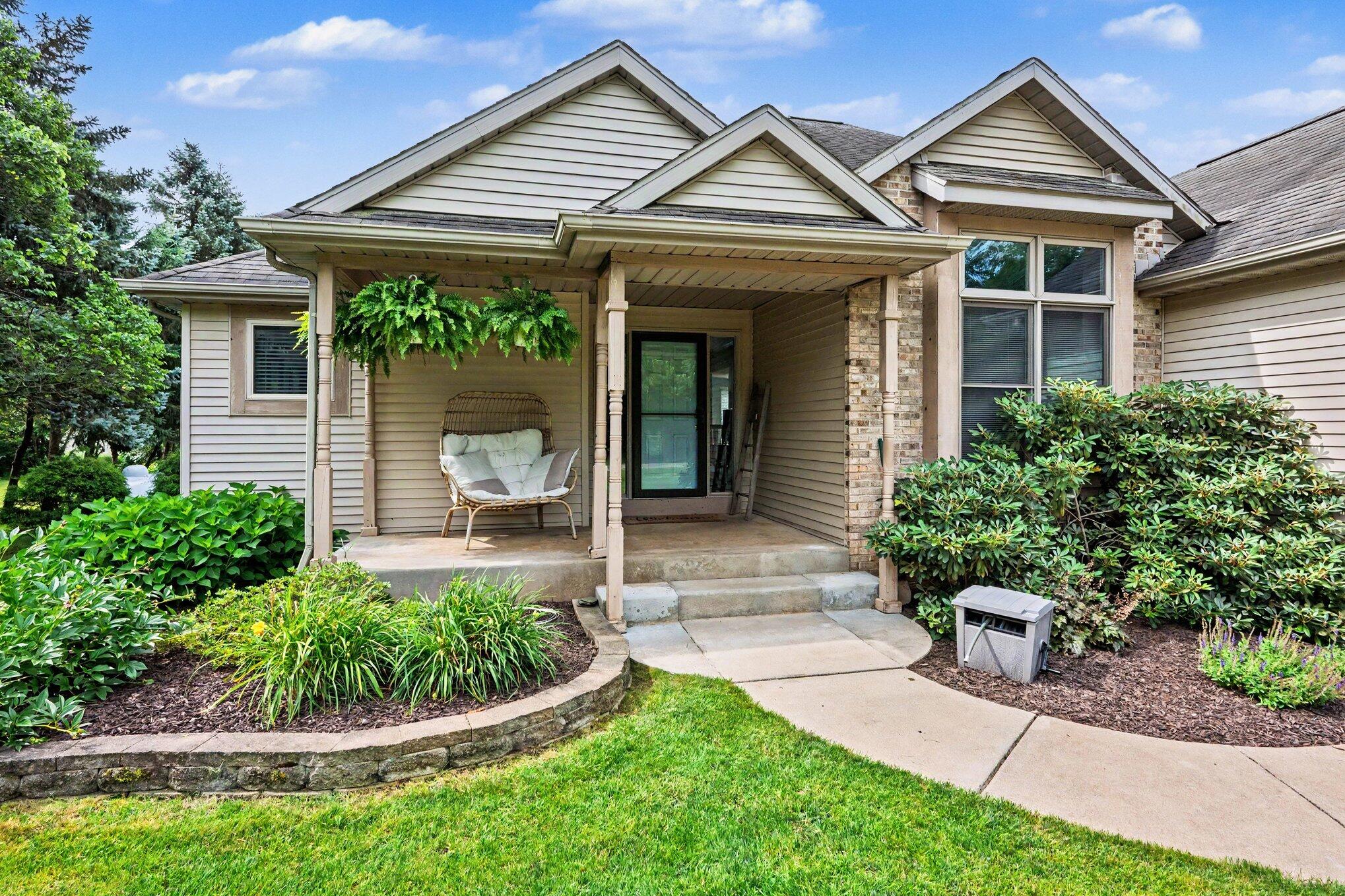 12265 Riverside Drive Property Photo 4