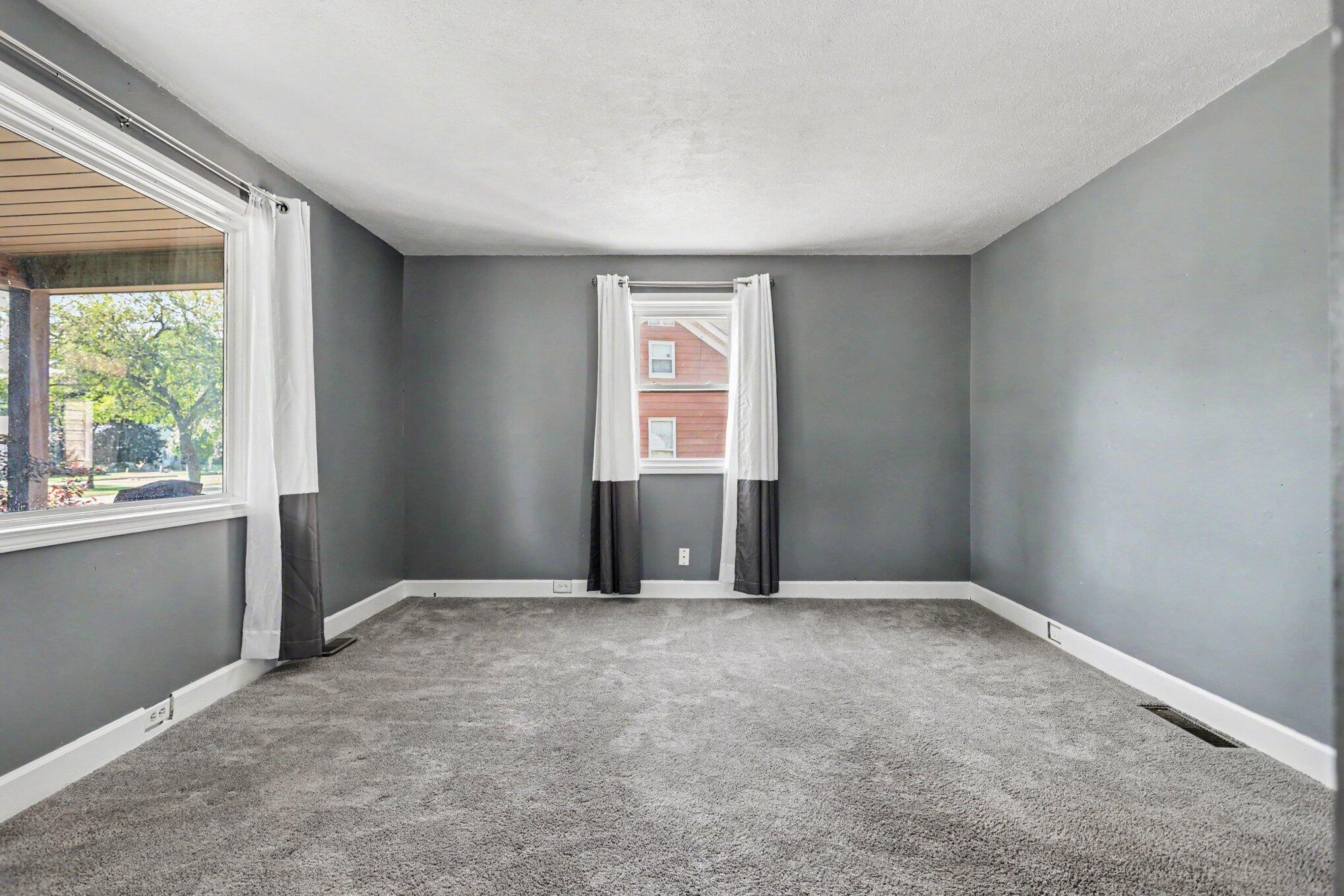 302 Exchange Street Property Photo 6