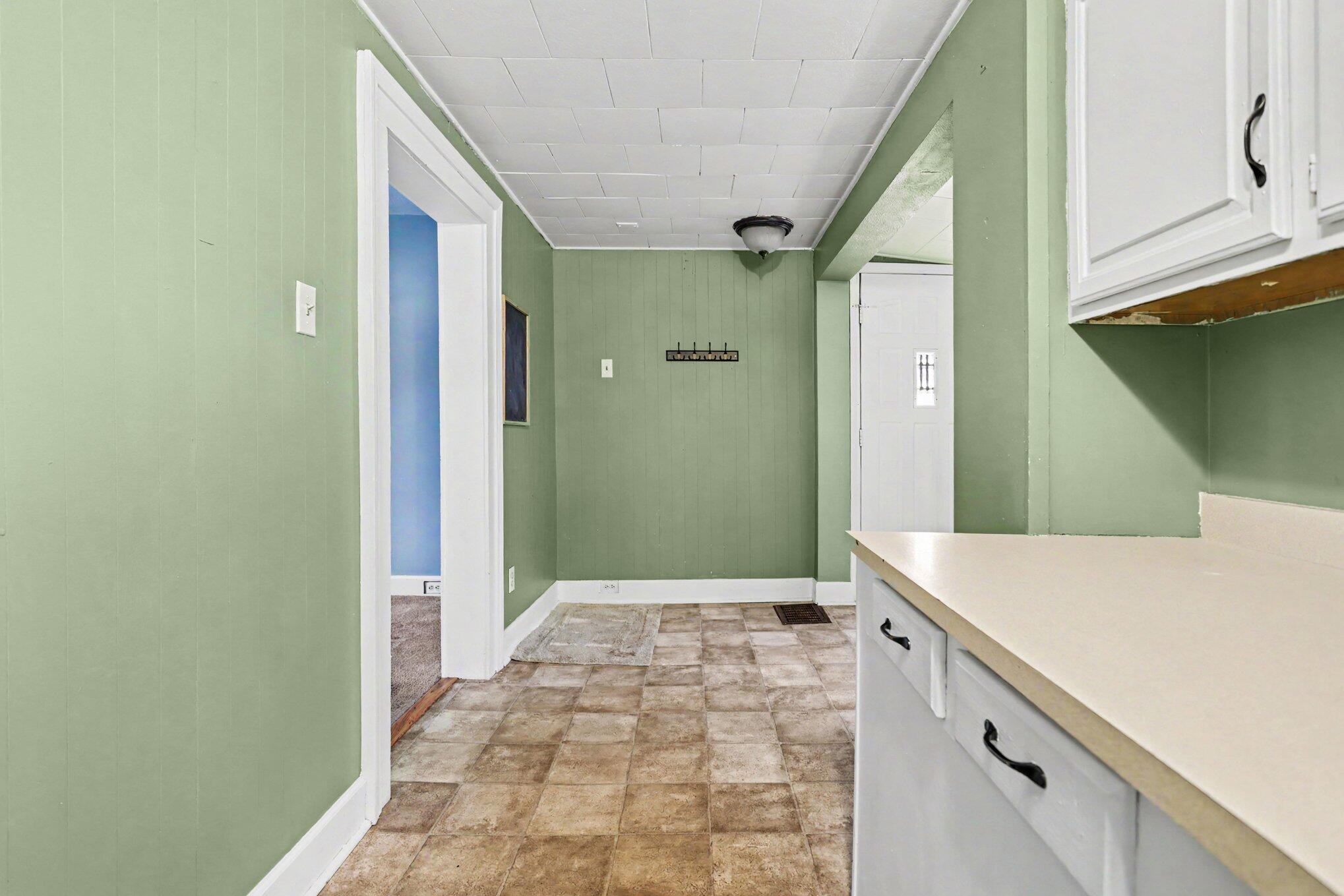 302 Exchange Street Property Photo 8