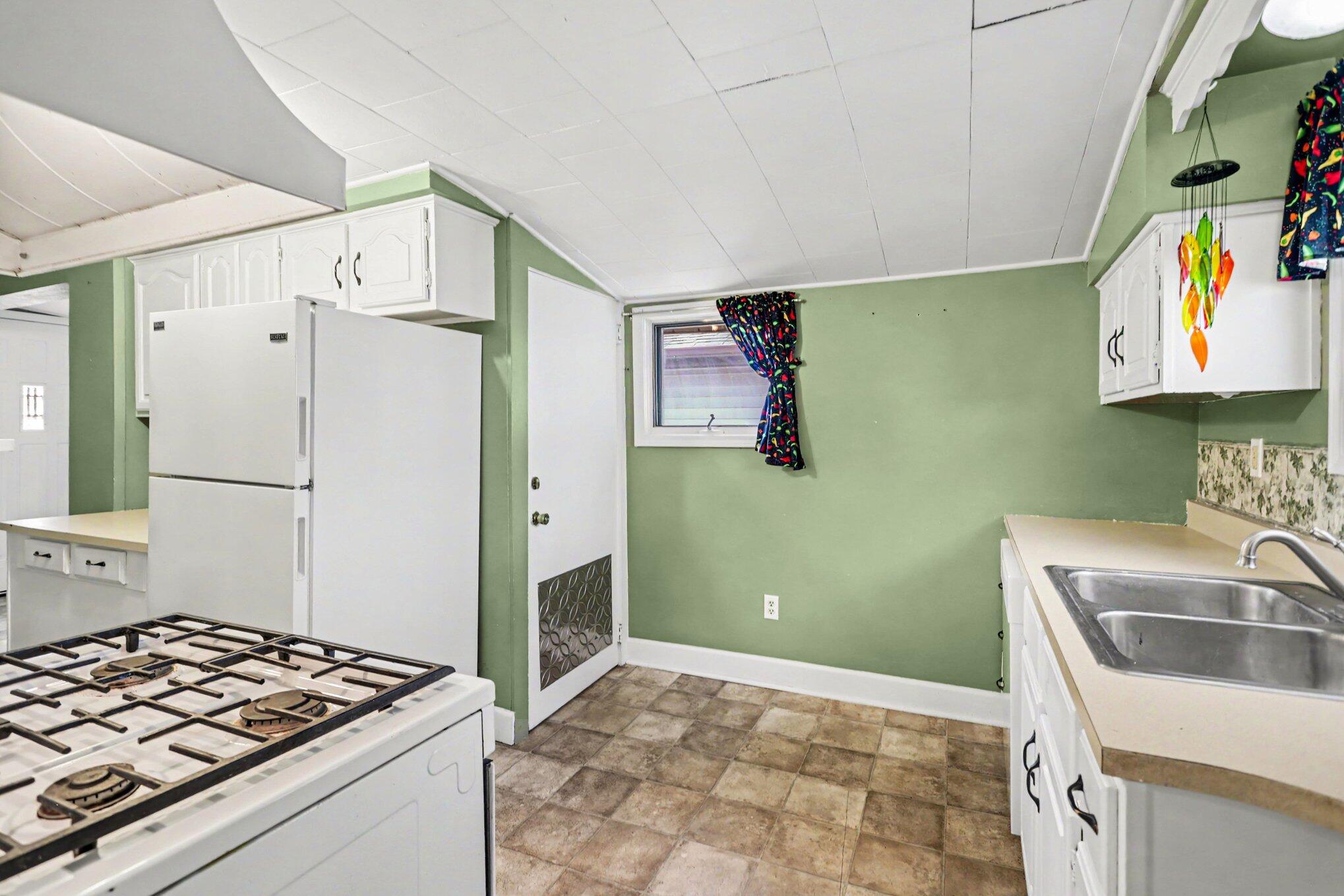 302 Exchange Street Property Photo 10