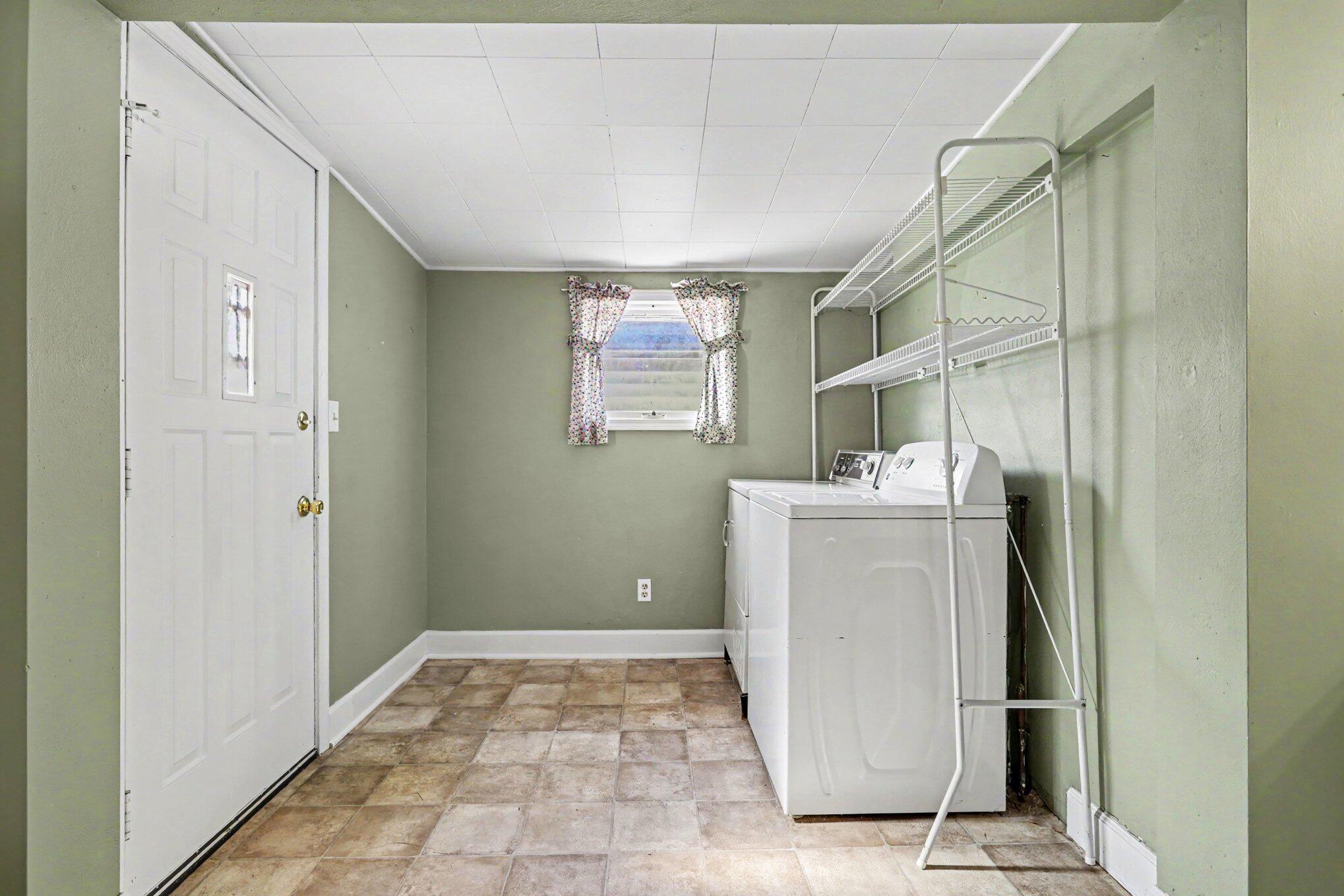 302 Exchange Street Property Photo 16