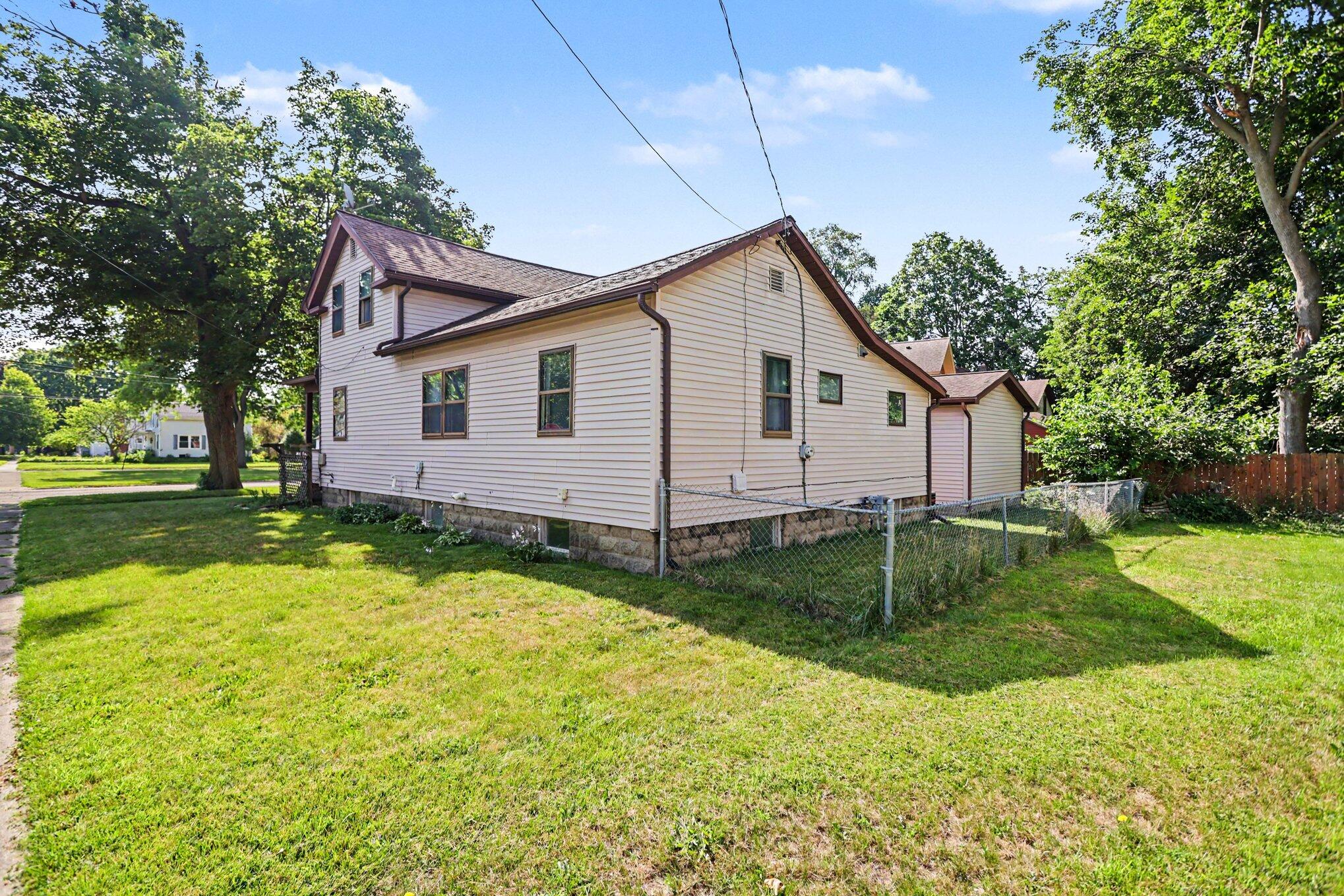 302 Exchange Street Property Photo 19