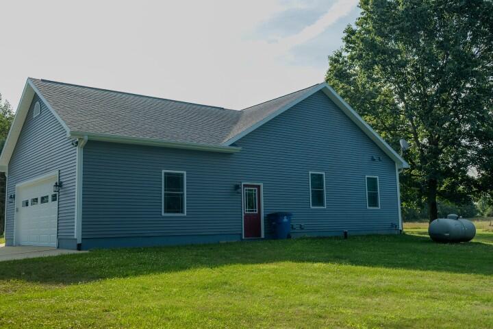 9710 Campbell Lane Property Photo 4