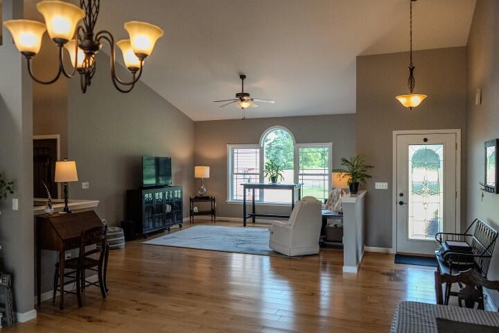9710 Campbell Lane Property Photo 13