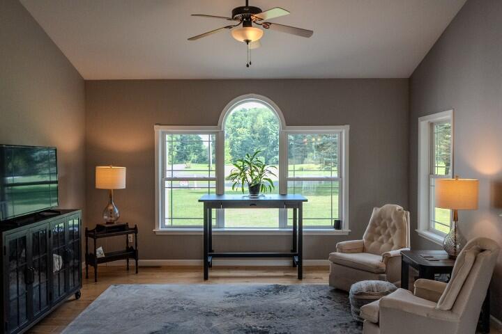 9710 Campbell Lane Property Photo 15