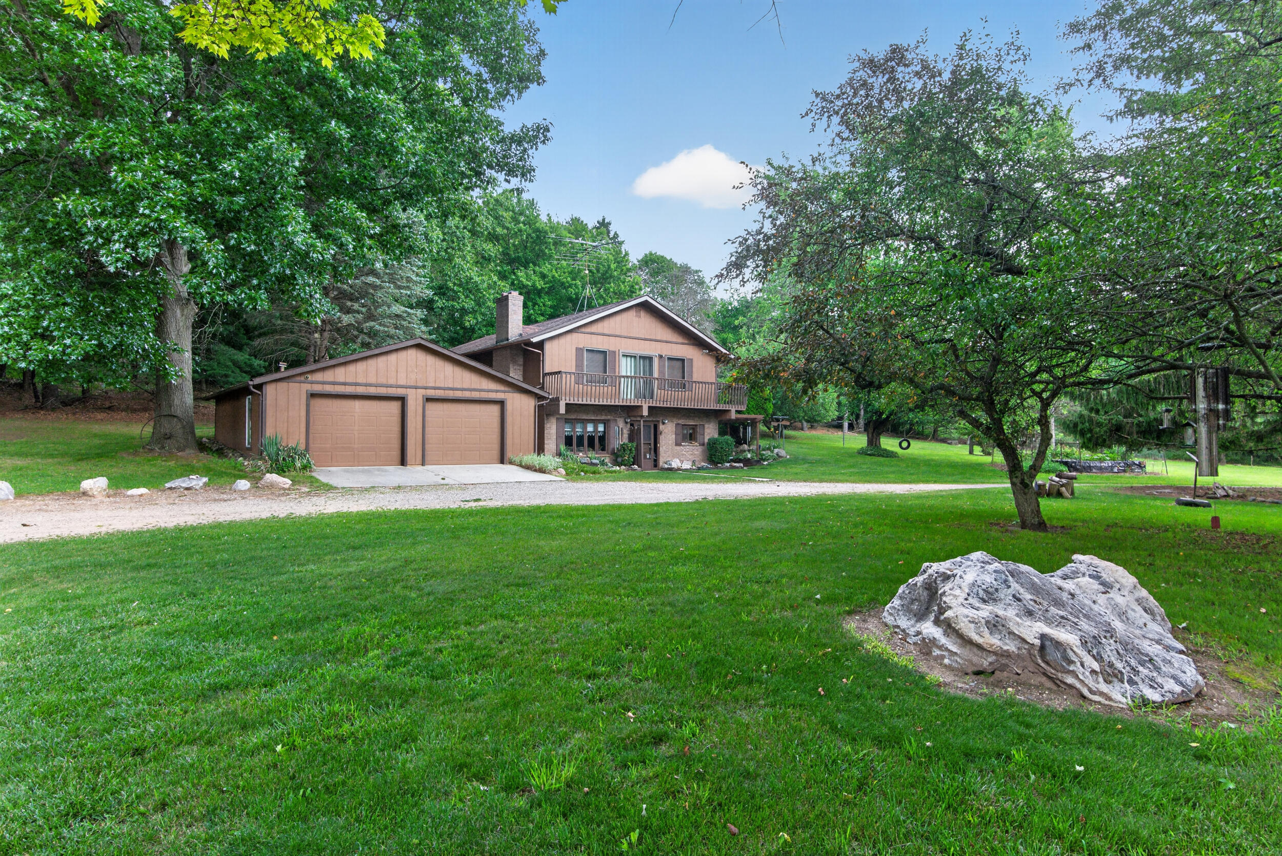 1611 S Williamston Road Property Photo 7