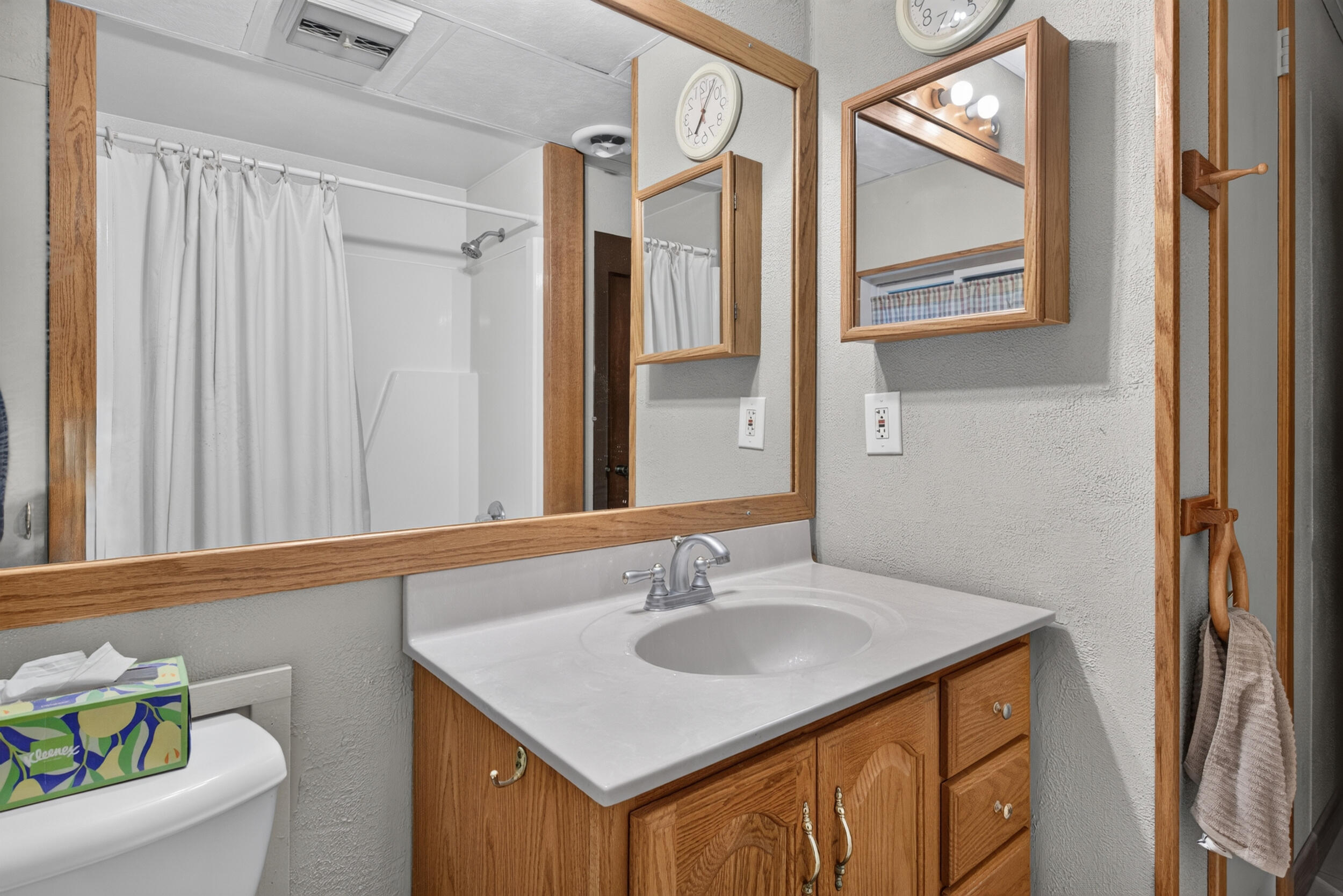 1611 S Williamston Road Property Photo 22