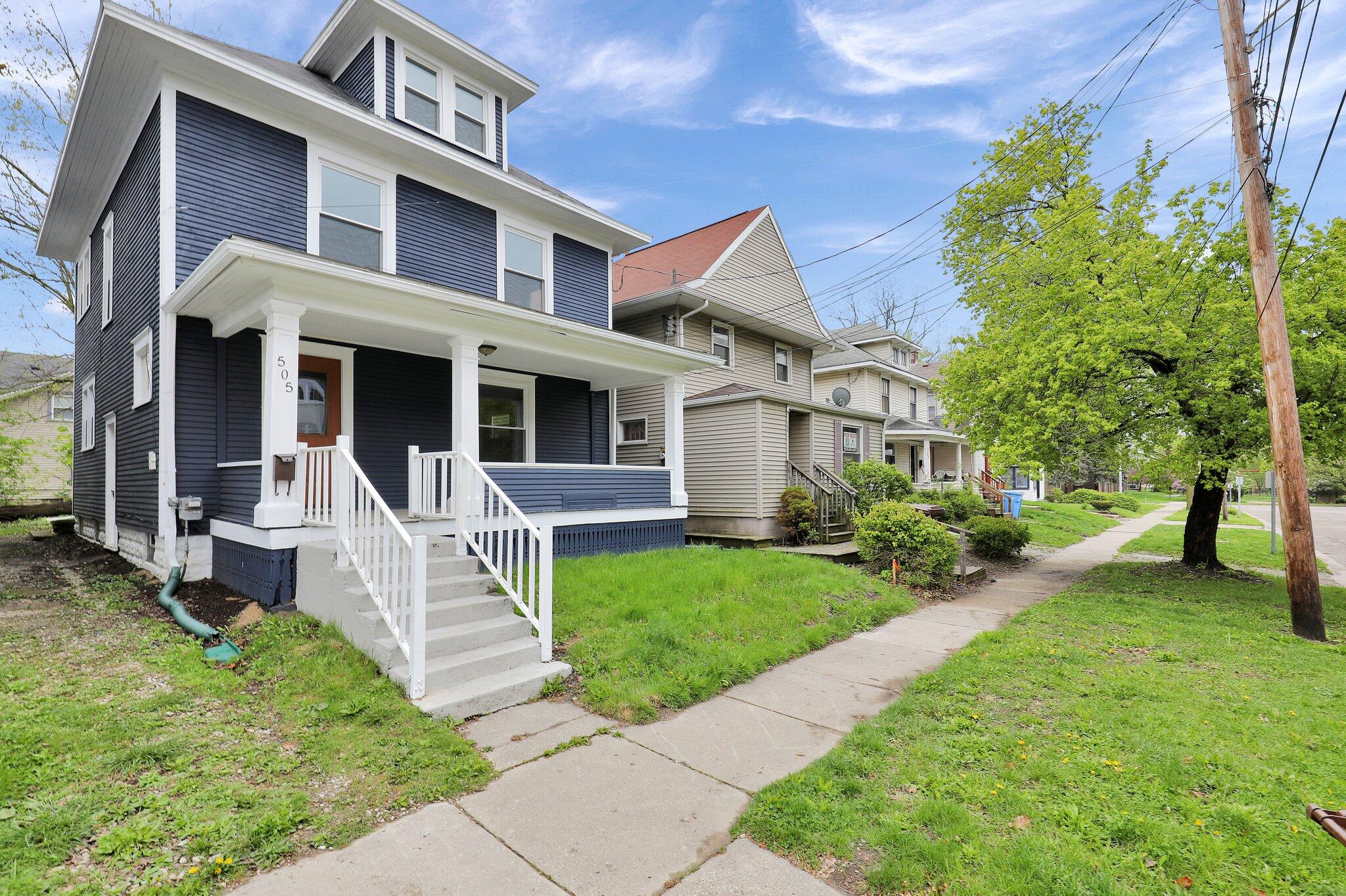 505 W Lenawee Street Property Photo 3