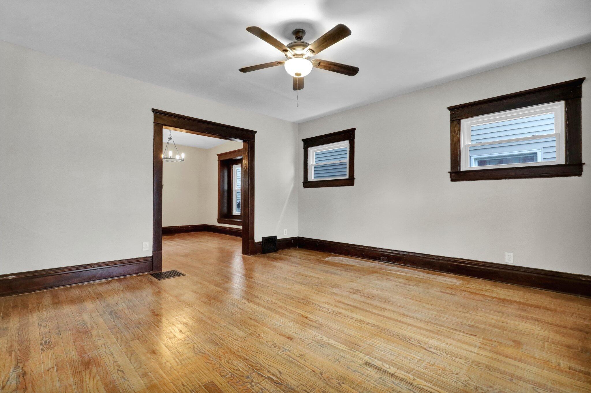505 W Lenawee Street Property Photo 4
